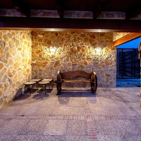 Hotel Artmonia 3*