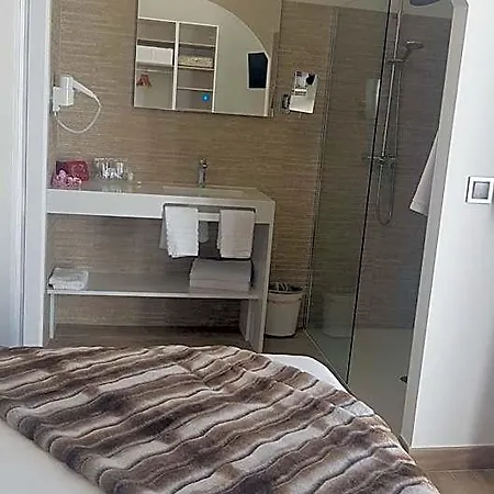 Artmonia Hotel