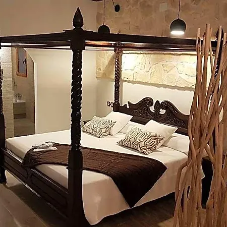 Artmonia Hotel