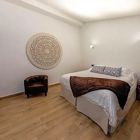 Hotel Artmonia