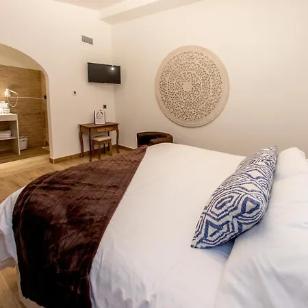Artmonia Hotel 3*